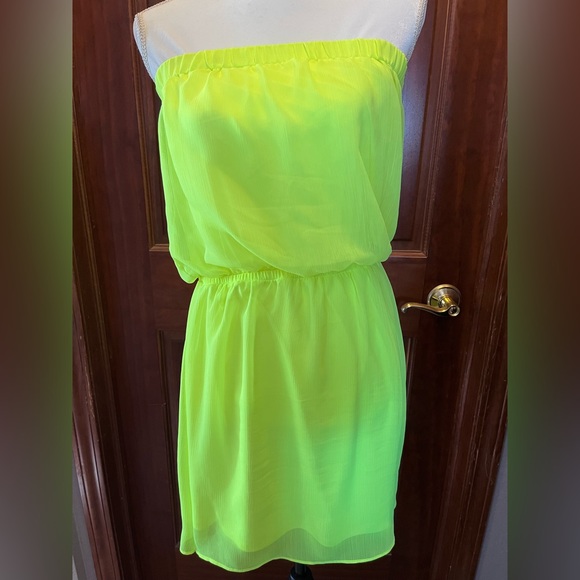 Express Dress - Picture 2 of 2